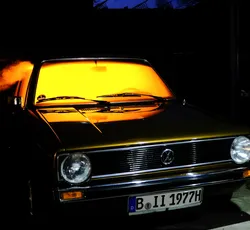 Dennis Dizon, hotboxx, 2023. Installationsansicht, CARPARK, 2023. Foto: Jiri Abendt.